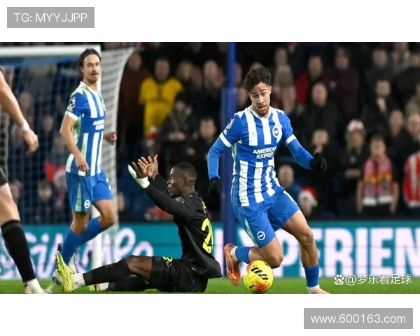 科斯图拉斯倒钩绝平布莱顿战平 科斯图拉斯倒钩绝平布莱顿战平