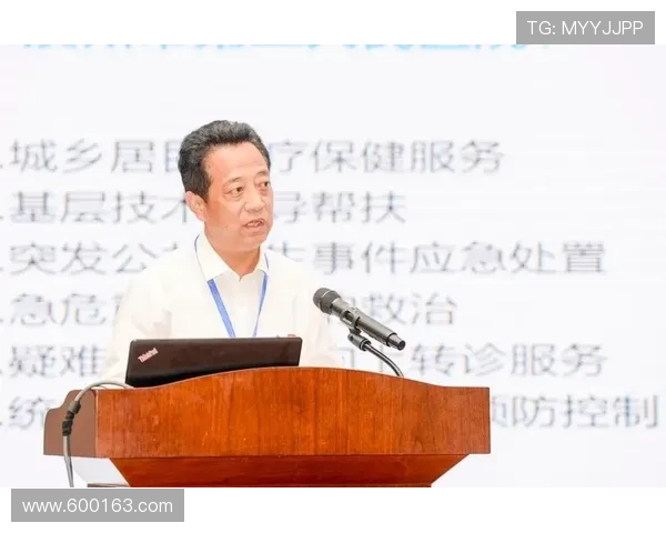 每体：罗克相信在贝蒂斯效力有助于自己得到巴西国家队征召